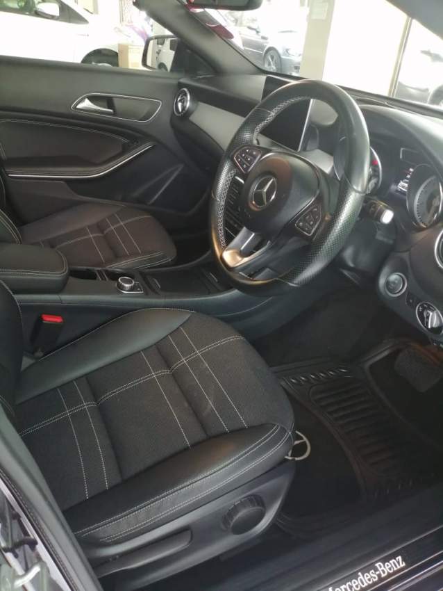 MERCEDES BENZ CLA 180  - 1 - Luxury Cars  on Aster Vender