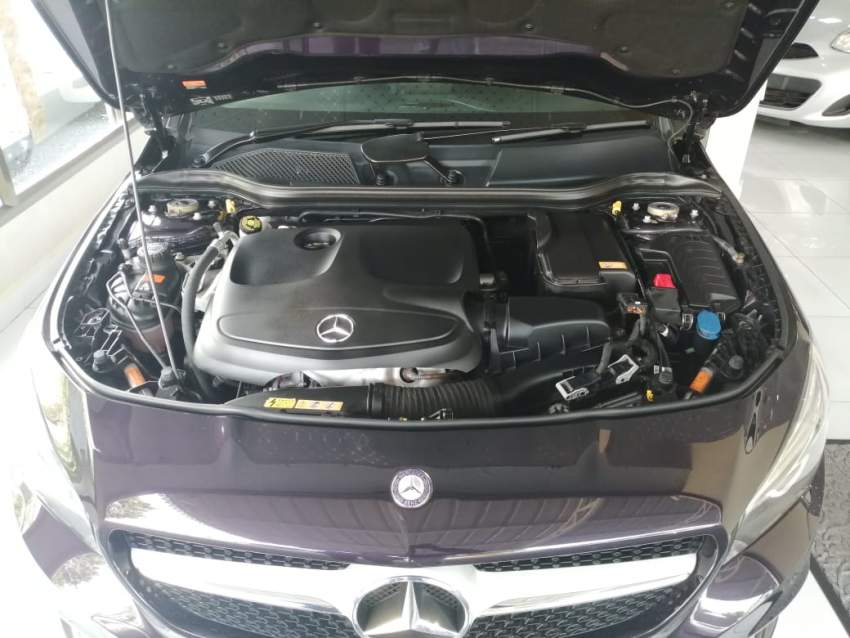 MERCEDES BENZ CLA 180  - 8 - Luxury Cars  on Aster Vender
