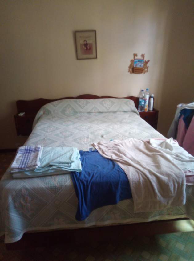 Chambre complète lit matelas plus armoire 3 portes avec penderie - 1 - Bedroom Furnitures  on Aster Vender