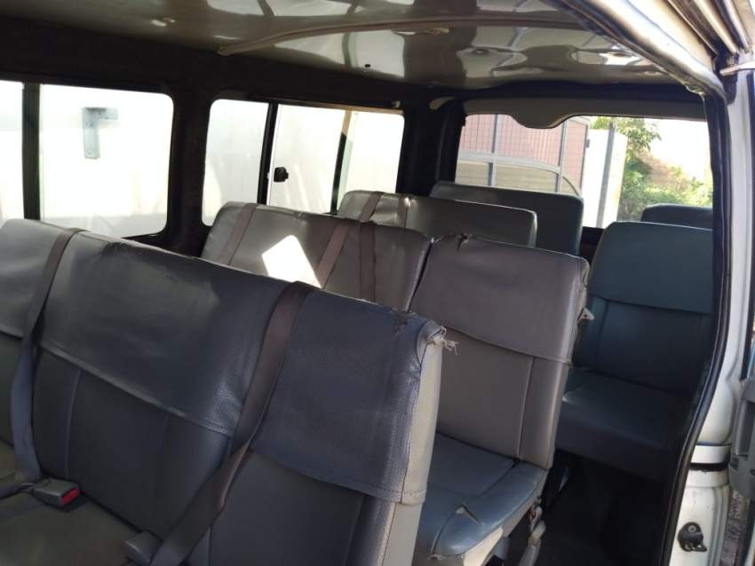 Van hiace Toyota  - 4 - Passenger Van  on Aster Vender