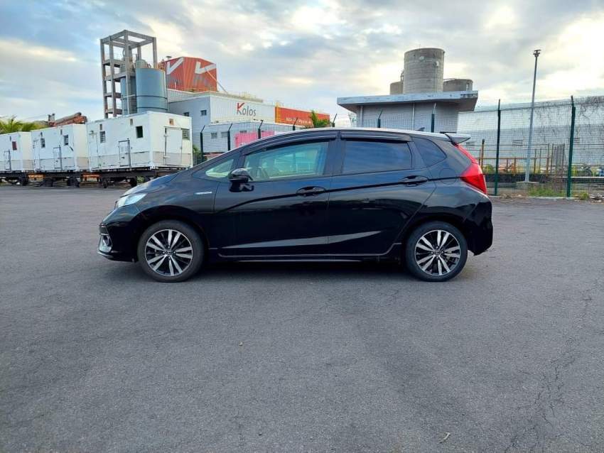 Reconditioned Imported Vehicle - 2 - Family Cars  on Aster Vender