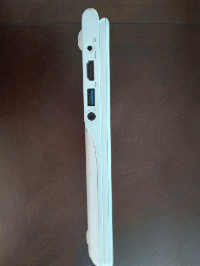 Acer Chromebook - 2 - Laptop  on Aster Vender