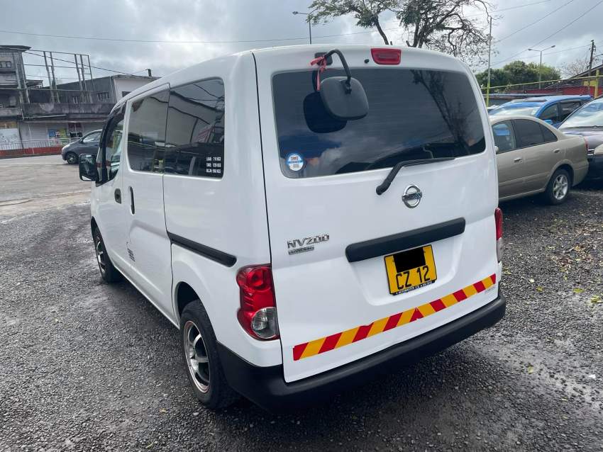 Nissan NV200 YR 12  - 3 - Cargo Van (Delivery Van)  on Aster Vender
