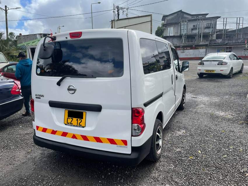 Nissan NV200 YR 12  - 1 - Cargo Van (Delivery Van)  on Aster Vender