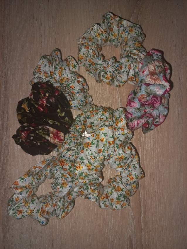 Scrunchies on Aster Vender