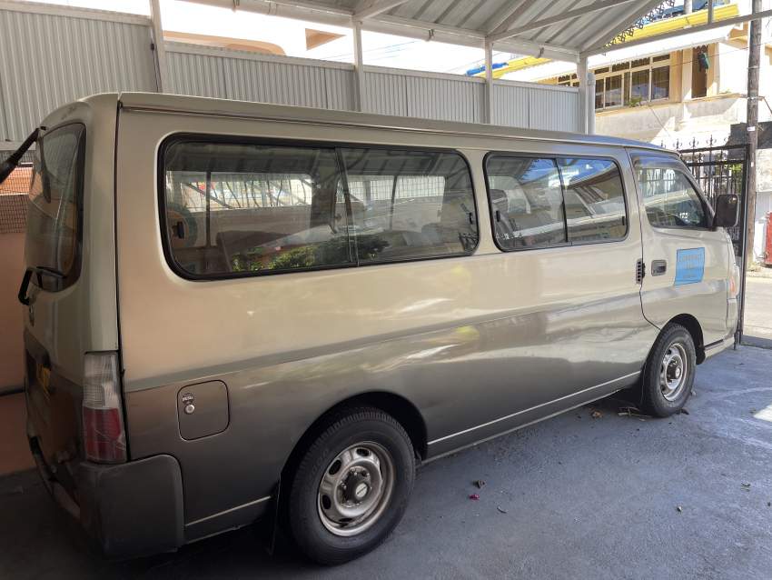 Van 15 seats 2007 - 1 - Passenger Van  on Aster Vender