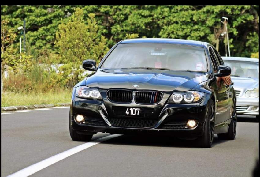 Bmw 320i - 3 - Family Cars  on Aster Vender