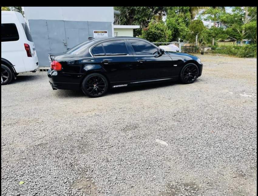 Bmw 320i - 1 - Family Cars  on Aster Vender