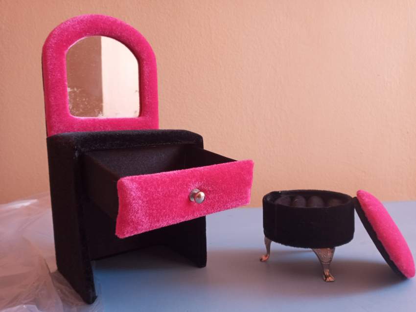 SMALL FURNITURE SET JEWELLERY BOXES - 8 - Other Jewellery  on Aster Vender