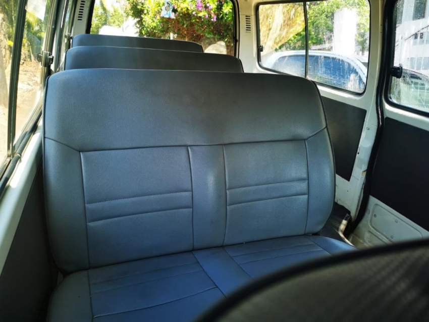Toyota Hiace - 1 - Passenger Van  on Aster Vender