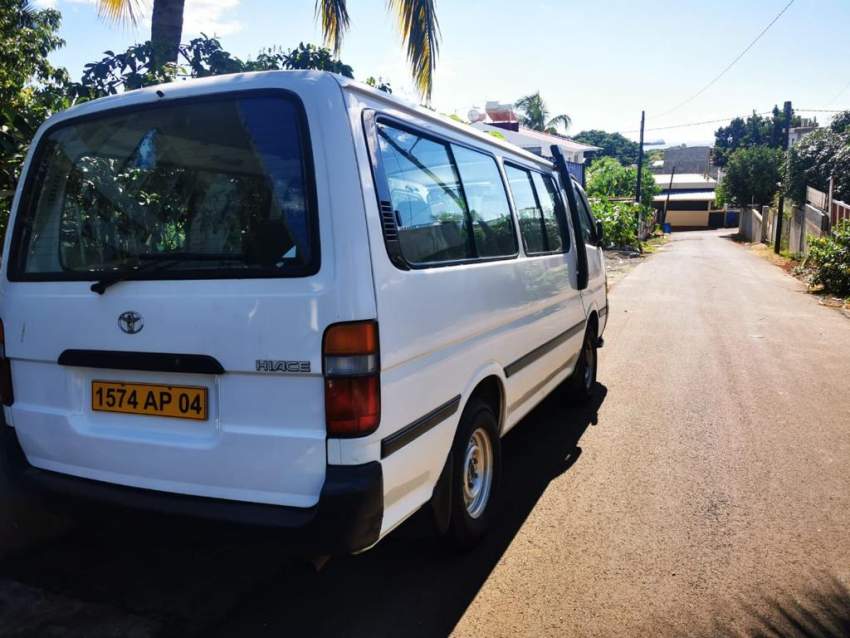 Toyota Hiace - 3 - Passenger Van  on Aster Vender