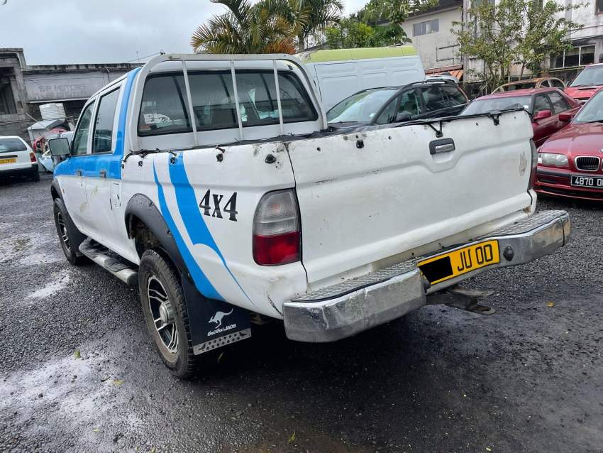 4x4 Mitsubishi L200 YR 00  - 4 - Pickup trucks (4x4 & 4x2)  on Aster Vender