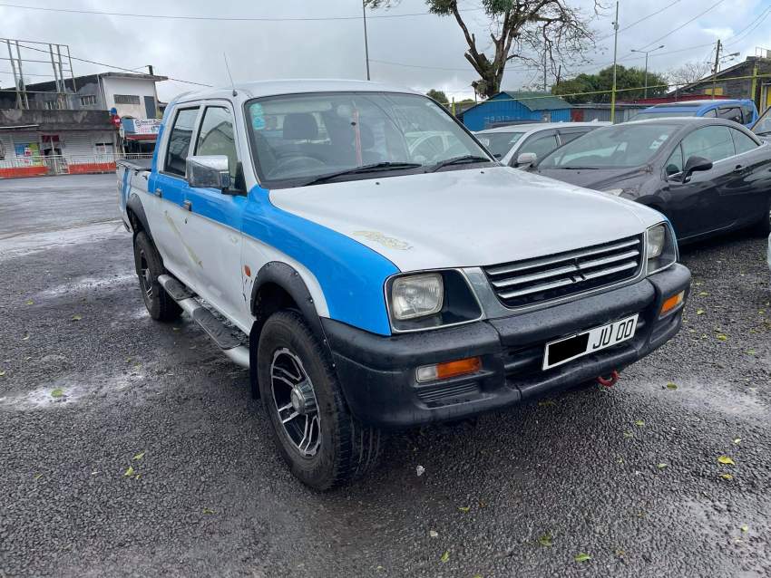4x4 Mitsubishi L200 YR 00  - 1 - Pickup trucks (4x4 & 4x2)  on Aster Vender