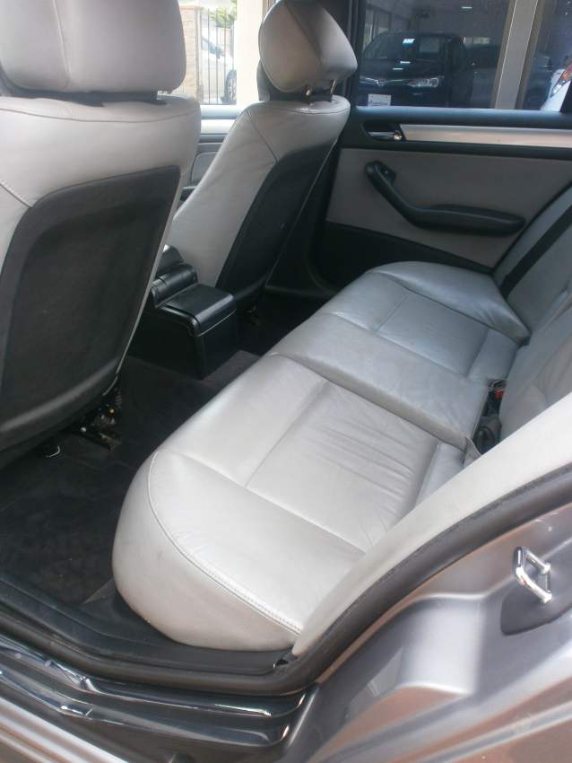 BMW 318 I - 5 - Family Cars  on Aster Vender