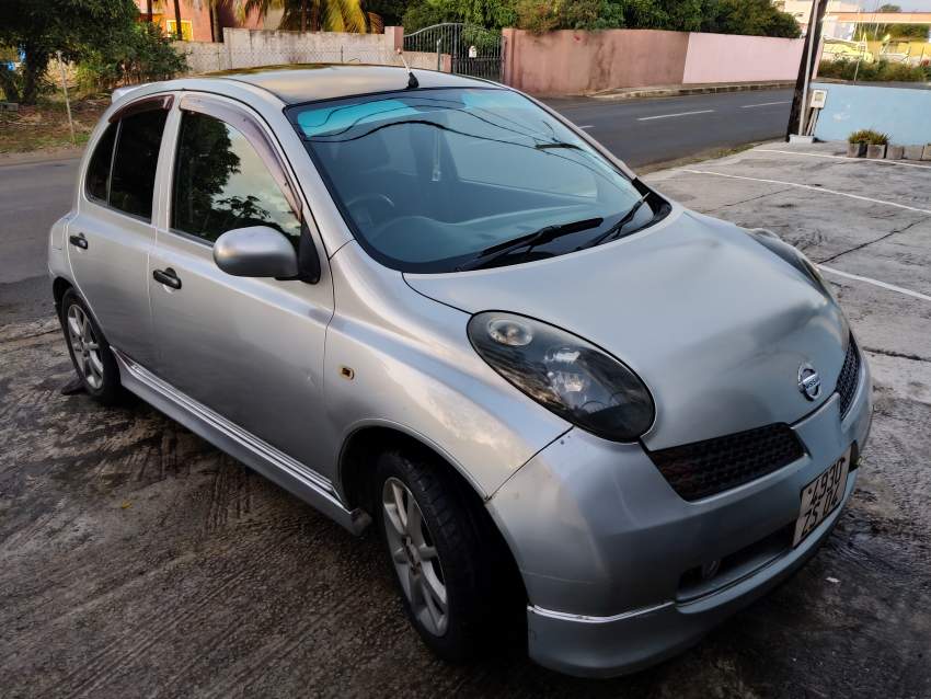 Nissan March SR - 0 - Compact cars  on Aster Vender
