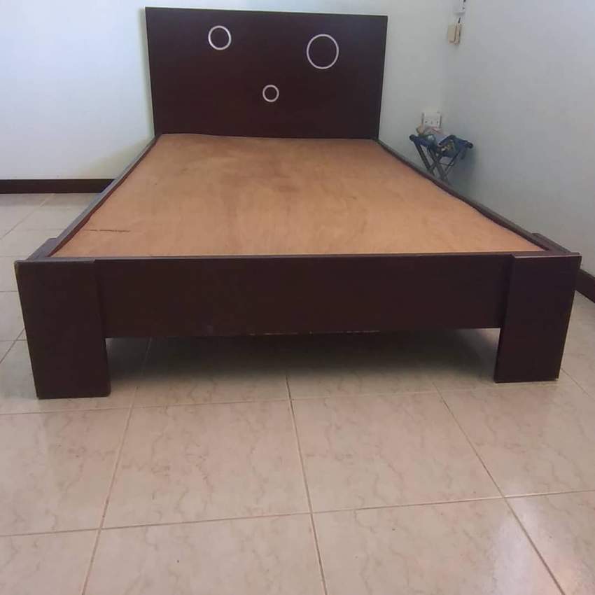 Lit en bois 193x116x56  - 2 - Bedroom Furnitures  on Aster Vender