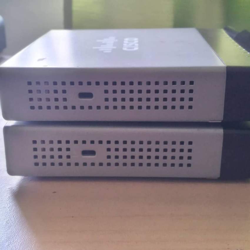 Cisco router SF 100D 08 small business  - 2 - Wifi Repeater (Extender)  on Aster Vender