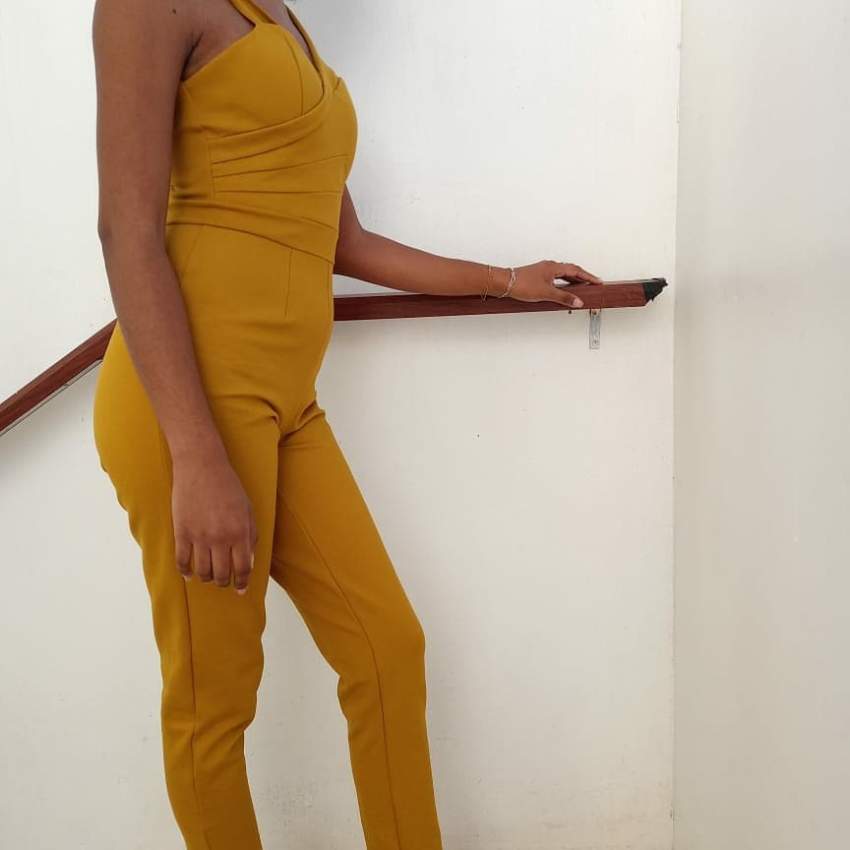 Combi femme - 1 - Dresses (Women)  on Aster Vender