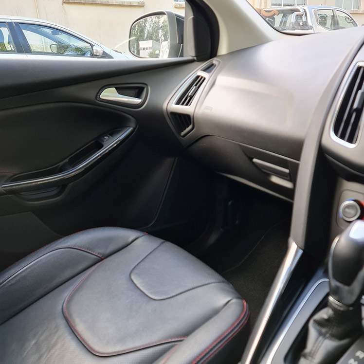 FORD FOCUS TITATNIUM ST LINE - 7 - Luxury Cars  on Aster Vender