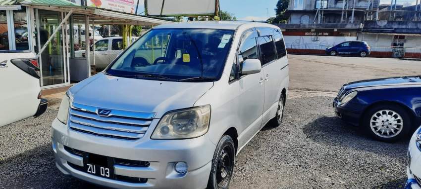 Toyota noah year 03 - 4 - Family Cars  on Aster Vender