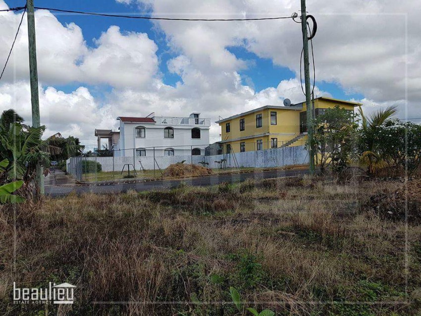 ** 7 Perches Residential land in New Grove,  Deux Bras * *     - 1 - Land  on Aster Vender