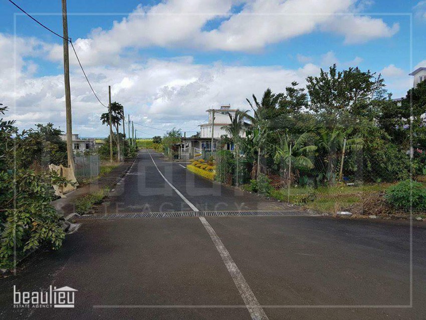 ** 7 Perches Residential land in New Grove,  Deux Bras * *     - 3 - Land  on Aster Vender