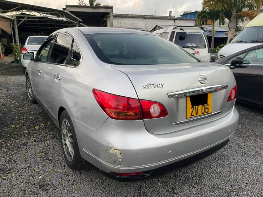 Nissan Bluebird sylphy Year 06 - 1 - Family Cars  on Aster Vender