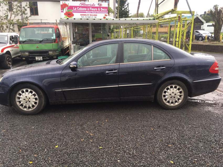 Mercedes benz  E270 Yr 04  - 3 - Luxury Cars  on Aster Vender