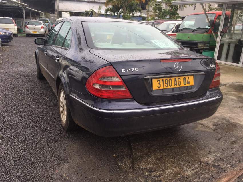 Mercedes benz  E270 Yr 04  - 2 - Luxury Cars  on Aster Vender