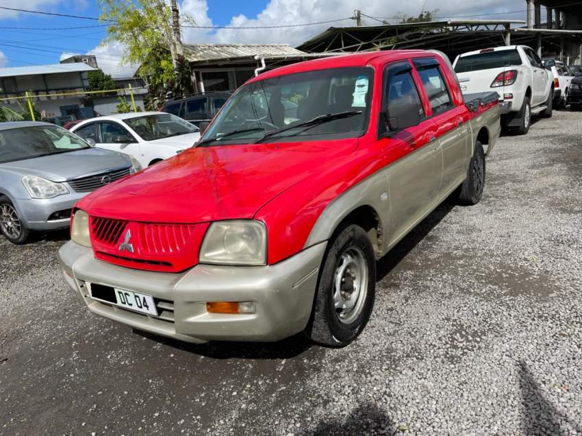 2x4 Mitsubishi L200 Year 04  - 4 - Pickup trucks (4x4 & 4x2)  on Aster Vender