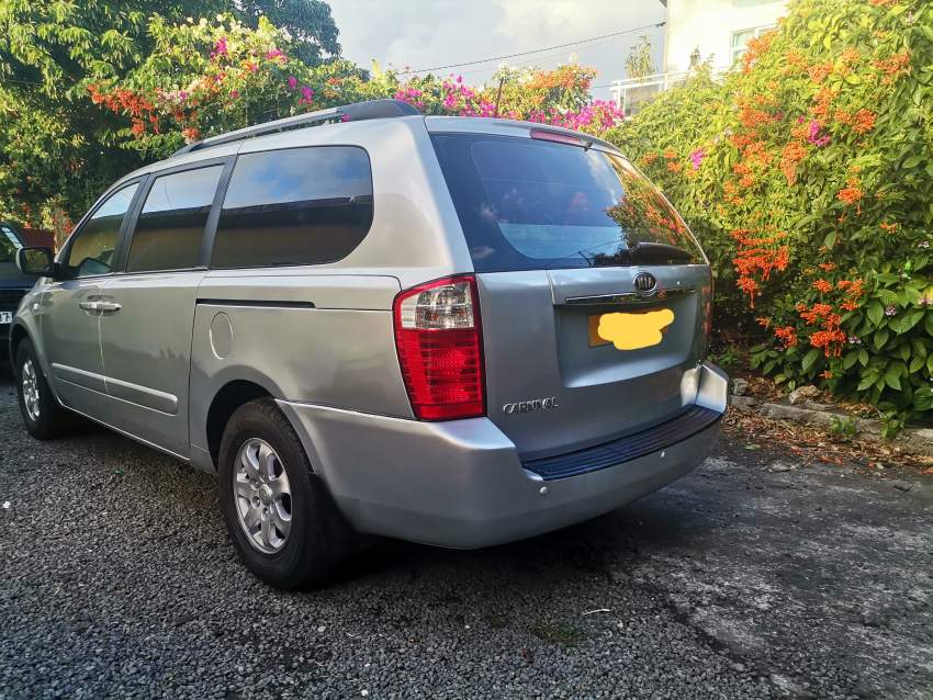 Kia carnival 2009 - 3 - Family Cars  on Aster Vender