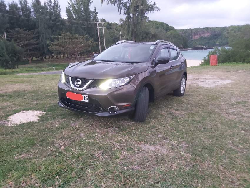 Qashqai 2015 urgent Sale - 2 - SUV Cars  on Aster Vender