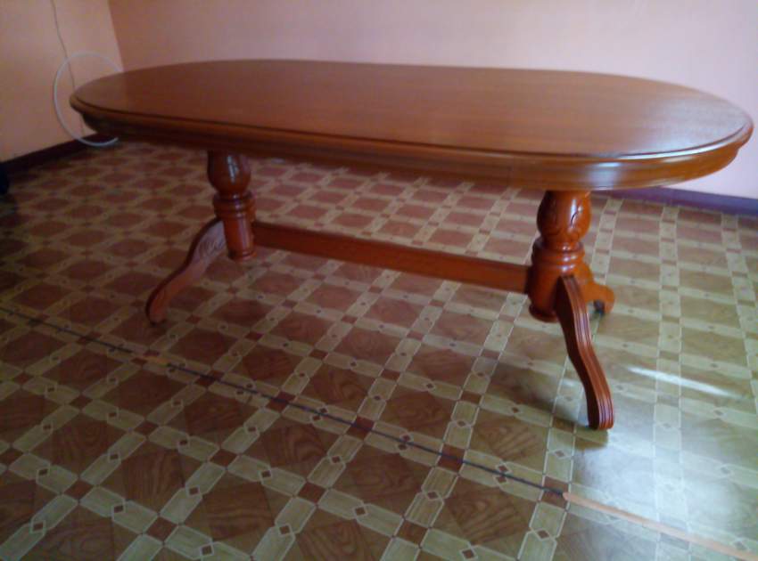 Table salle à manger et les 6 chaises  - 0 - Table & chair sets  on Aster Vender