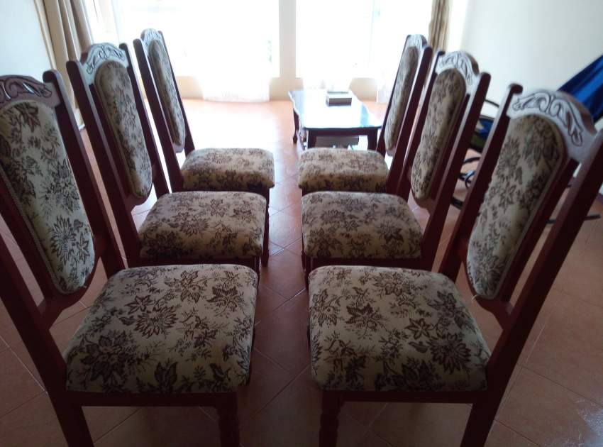 Table salle à manger et les 6 chaises  - 1 - Table & chair sets  on Aster Vender