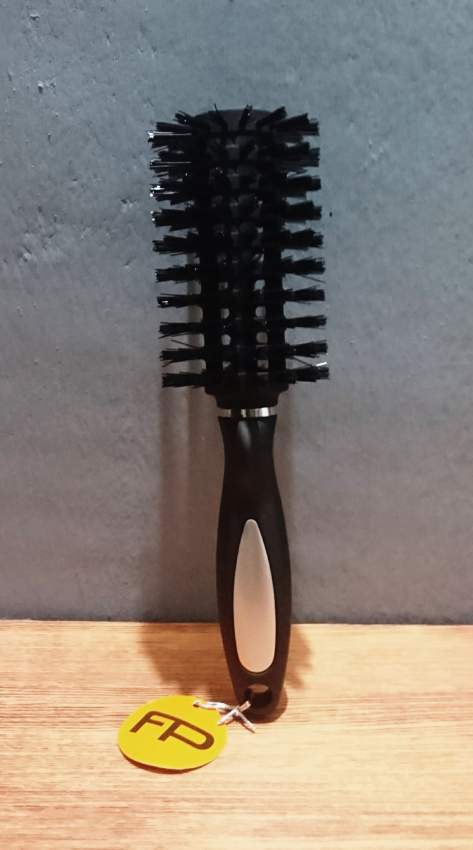 ROUND BRUSHES - FASHION PROFESSIONAL - 2 - Other Hair Care Tools  on Aster Vender