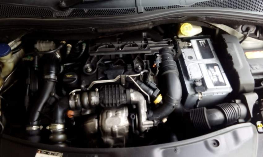 PEUGEOT 208 - 1 - Family Cars  on Aster Vender