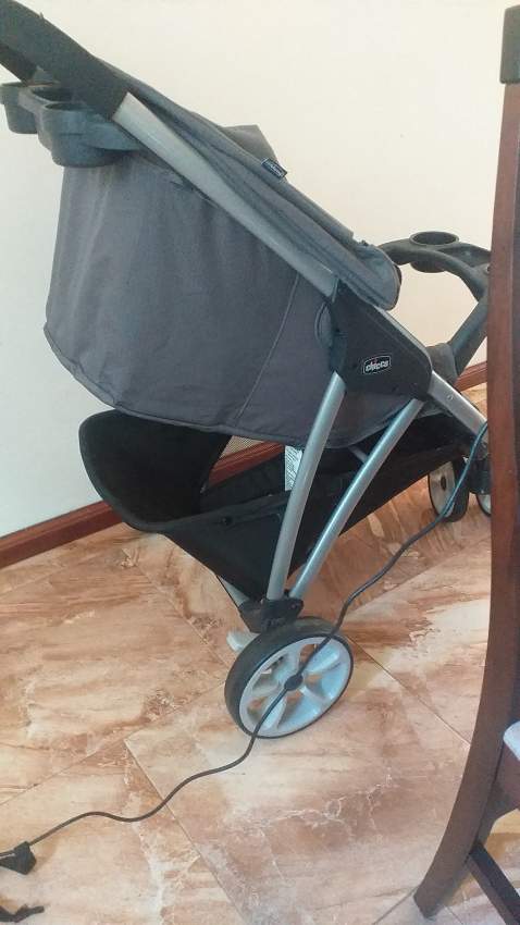 Chicco 3-Wheel Folding Stroller (Poussette pliante à 3 roues Chicco) - 0 - Kids Stuff  on Aster Vender