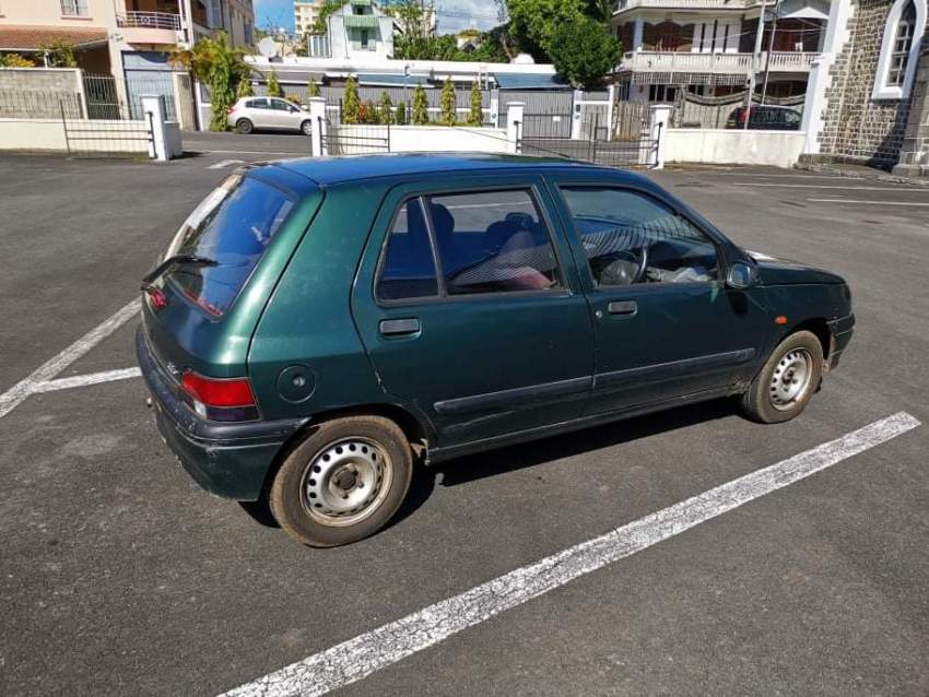 Renault Clio  - 5 - Compact cars  on Aster Vender