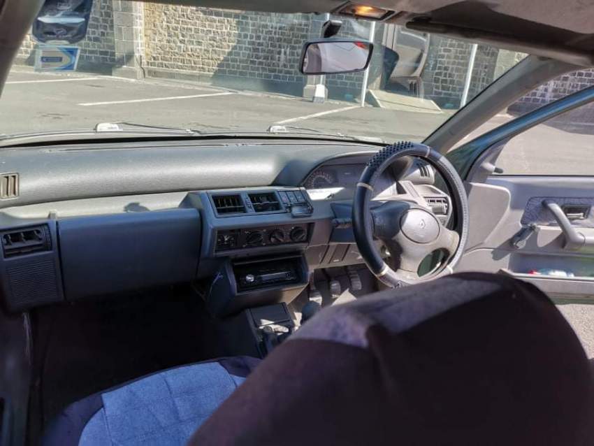 Renault Clio  - 4 - Compact cars  on Aster Vender