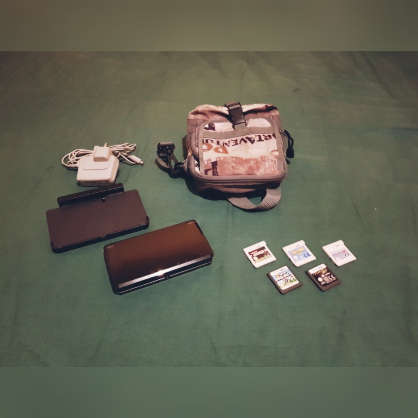 Nintendo 3ds with charger + changing dock,3 gift cards + free handbag - 1 - PS4, PC, Xbox, PSP Games  on Aster Vender