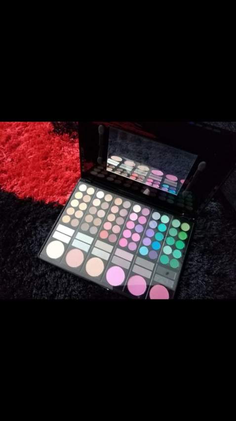 Eyeshadow 80 colours - 0 - Eye shadow  on Aster Vender