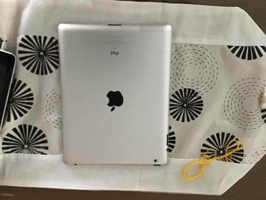 iPad  - 1 - Tablet  on Aster Vender