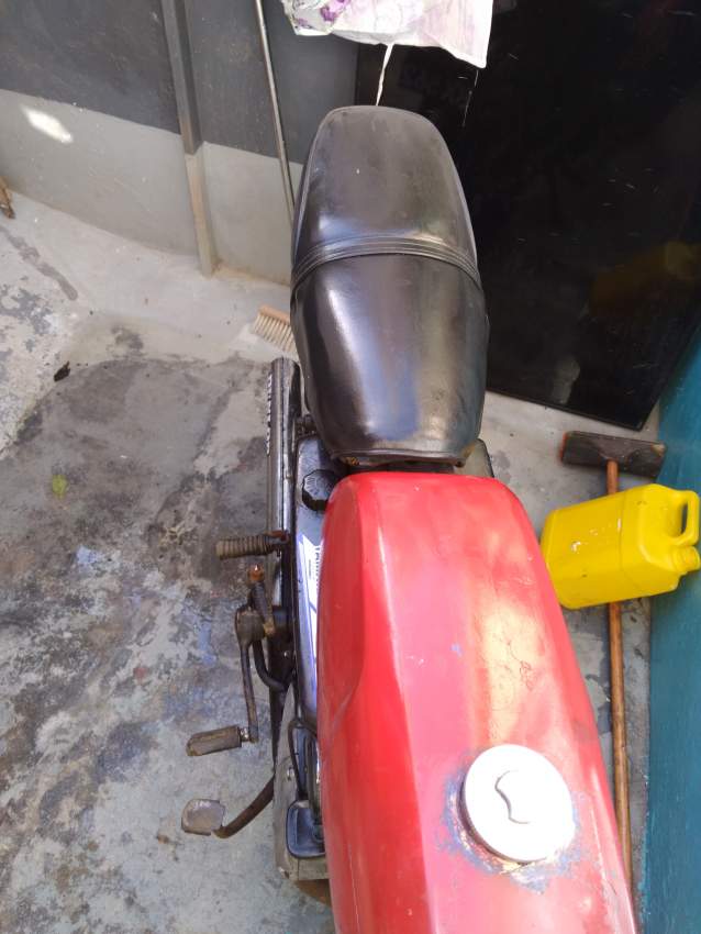 Motocycle yamaha 50cc - 1 - Roadsters  on Aster Vender