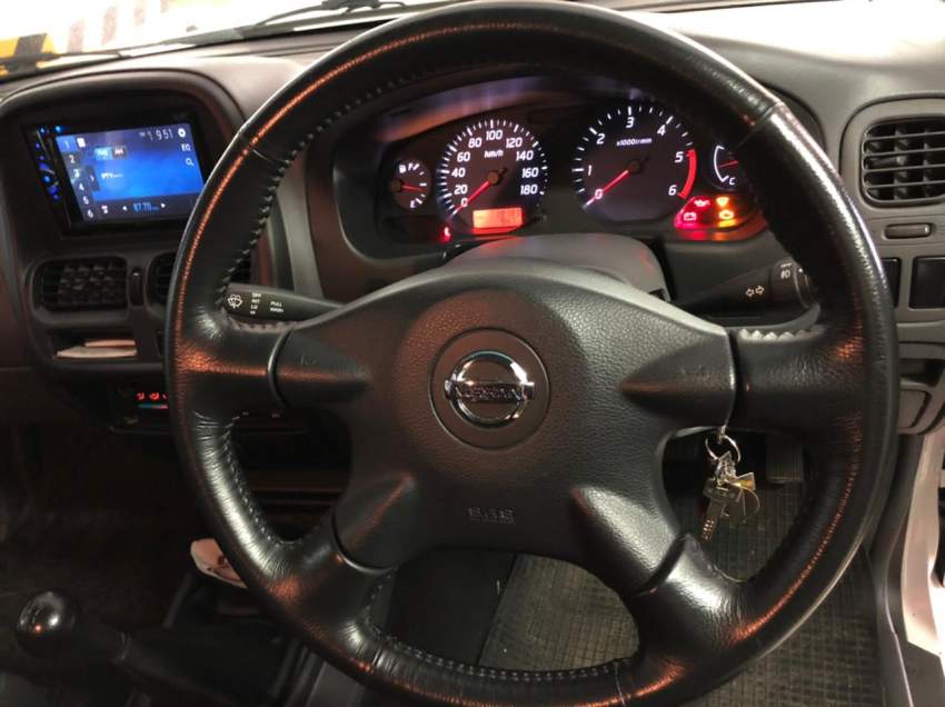 NISSAN NP300 - 0 - Pickup trucks (4x4 & 4x2)  on Aster Vender