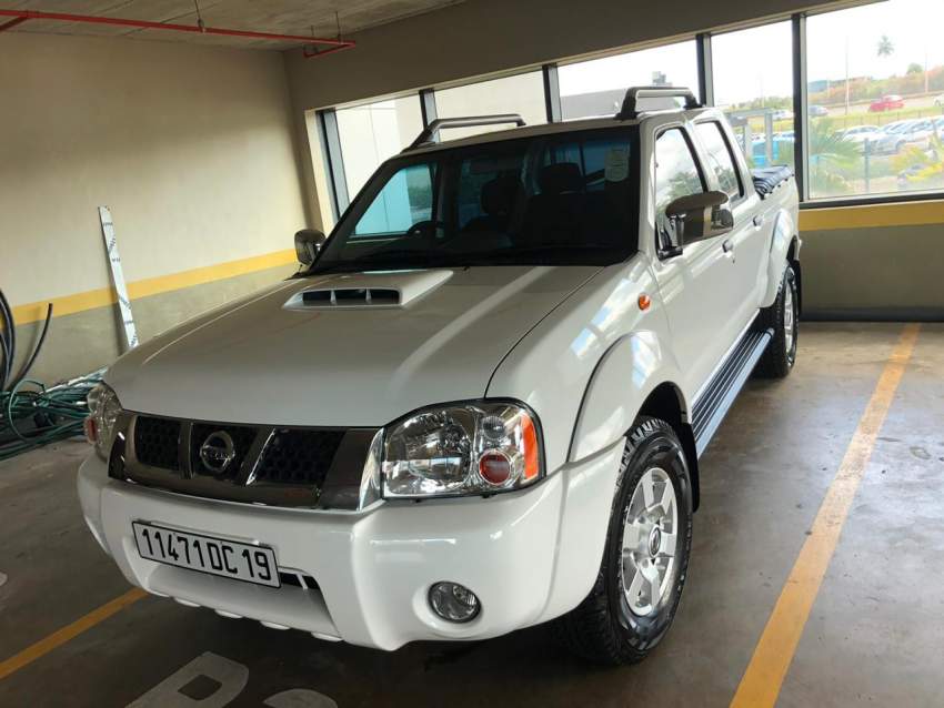 NISSAN NP300 - 5 - Pickup trucks (4x4 & 4x2)  on Aster Vender