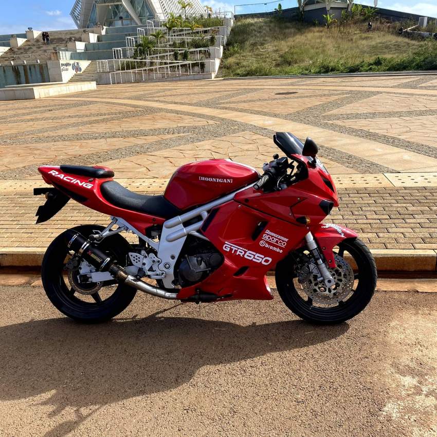 Hyosung 650 - 0 - Sports Bike  on Aster Vender