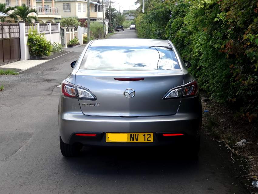 Mazda 3 Japan - 1 - Family Cars  on Aster Vender