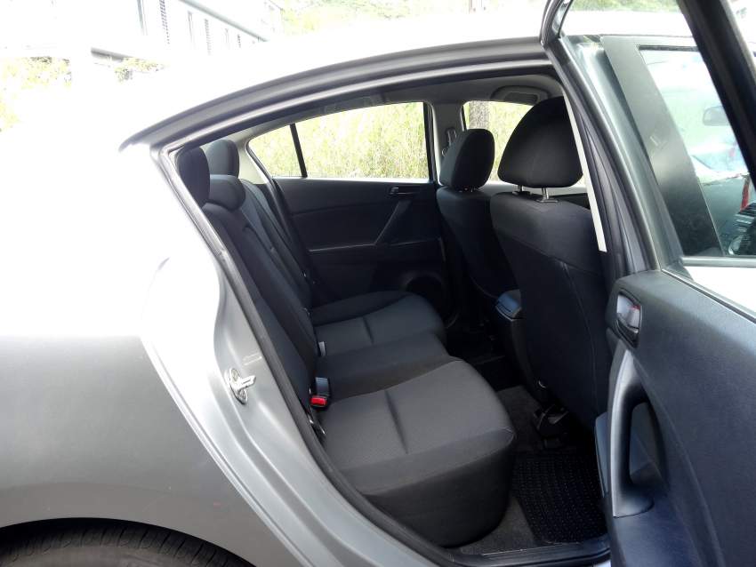 Mazda 3 Japan - 4 - Family Cars  on Aster Vender