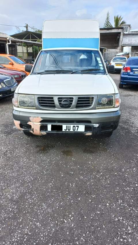 Single Cab Nissan Yr 07 - 3 - Pickup trucks (4x4 & 4x2)  on Aster Vender