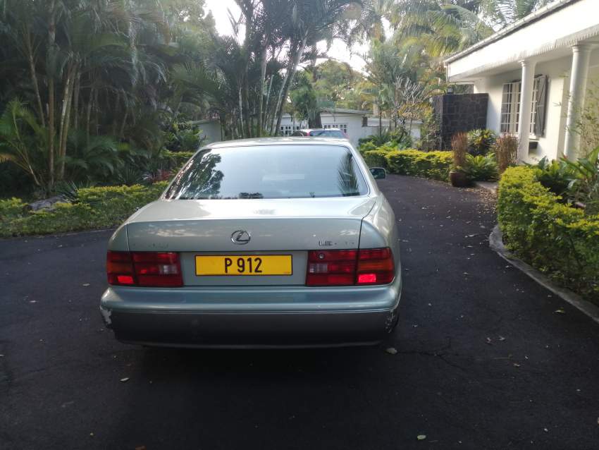 Lexus Ls 400 - 3 - Luxury Cars  on Aster Vender